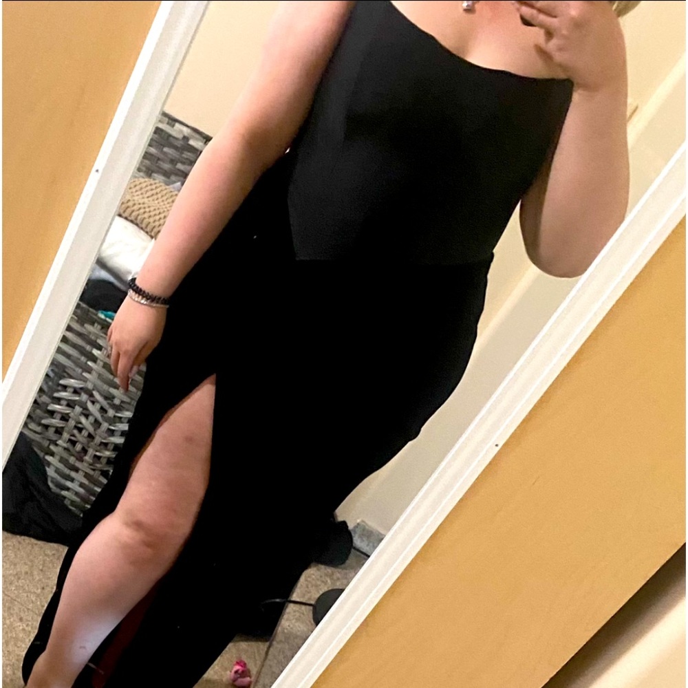 satin/half velvet closed the original slit to sit by of knee (thigh closed)